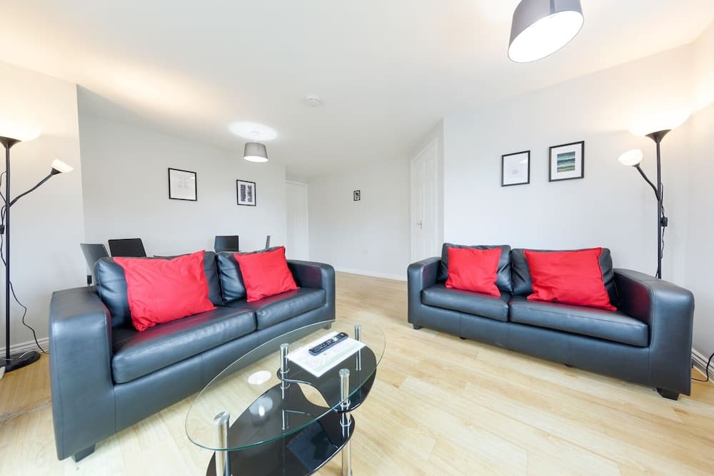 Bristol Apartment with Parking