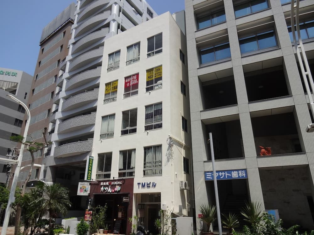 Grace Naha - Hostel