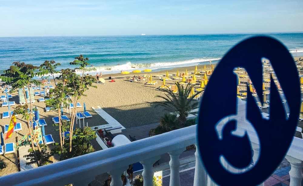 Moon Dreams Mediterraneo