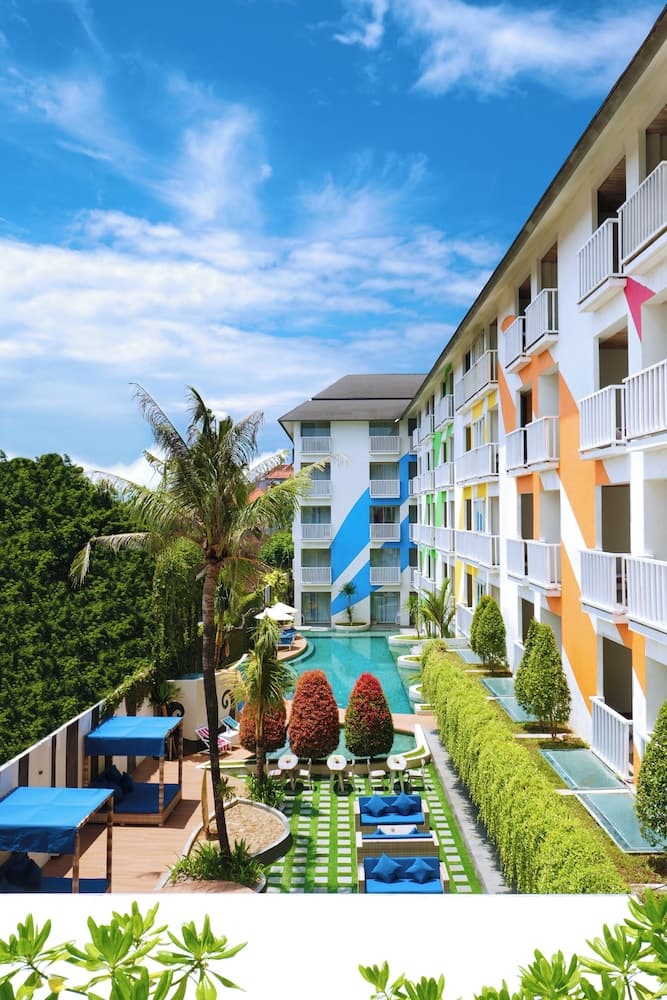 Bliss Surfer Hotel by Tritama Hospitality