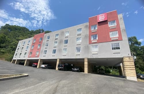 Red Roof Inn Pittsburgh - McKnight Rd