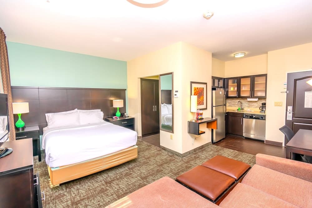 Staybridge Suites Houston IAH - Beltway 8 by IHG