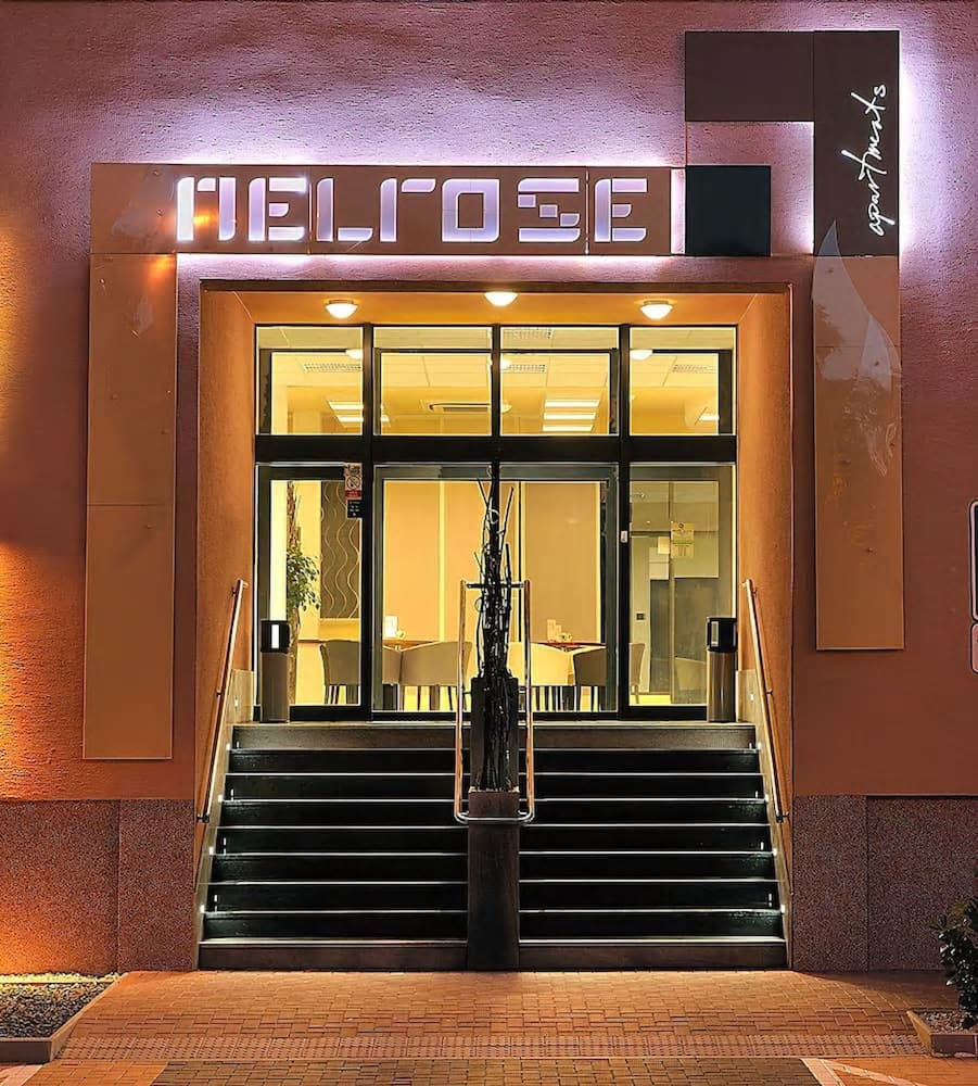 Melrose Apartments 2