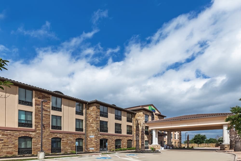 Holiday Inn Express & Suites Austin NW - Lakeway by IHG