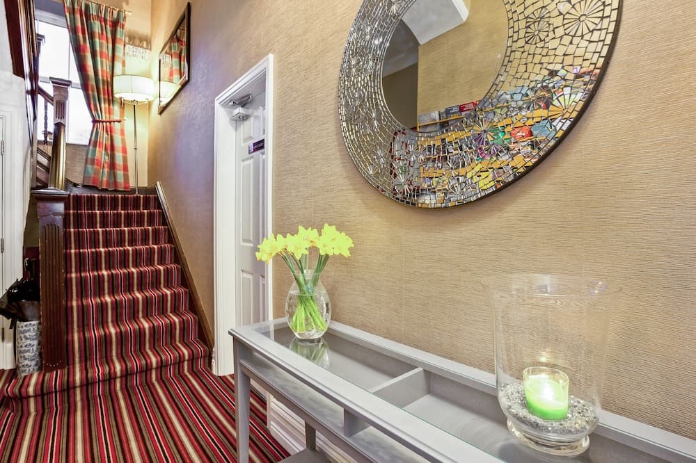 Bowness Bay Suites - Adults only