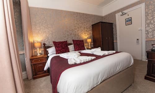 Beaumont House with FREE off-site Health Club - Adults Only