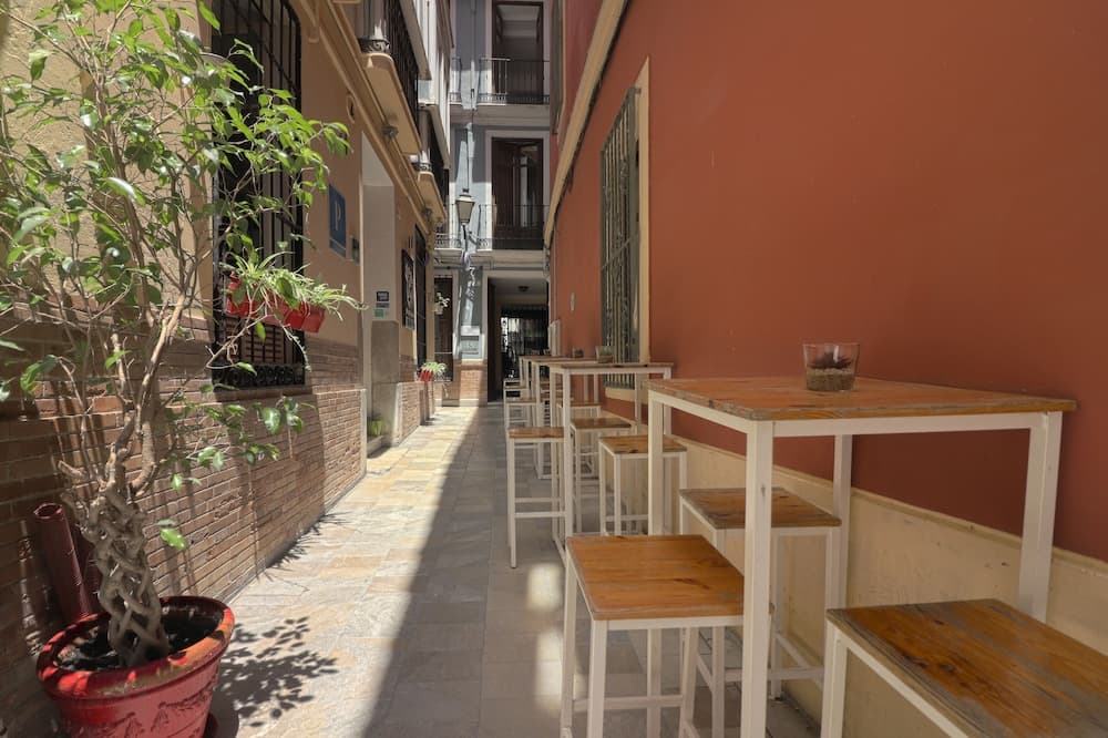 Feel Hostels City Center