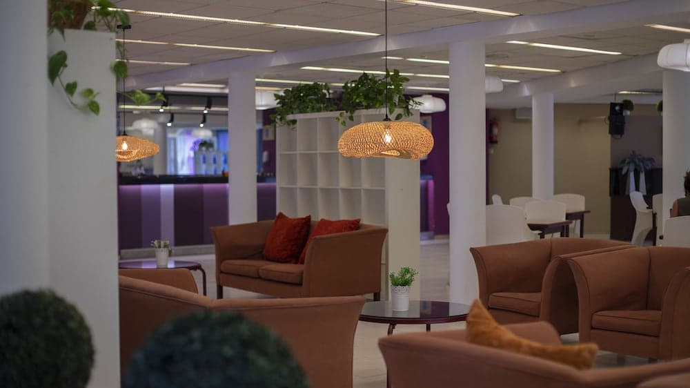 Lobi dinlenme salonu