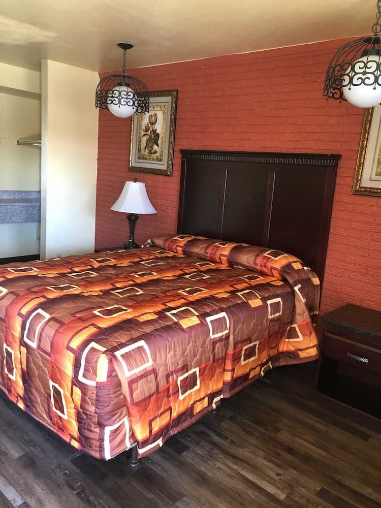 Economy Inn