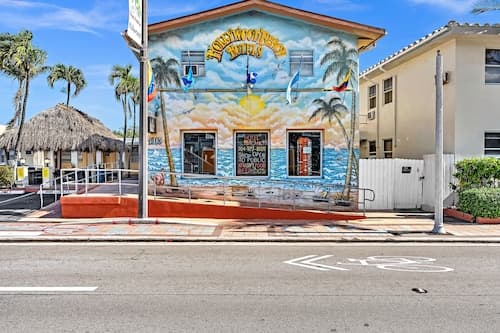 Hollywood Beach Seagull