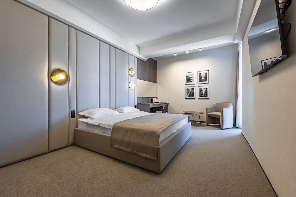 Regency Hotel