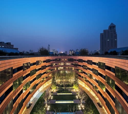 HUALUXE Shanghai Twelve at Hengshan by IHG