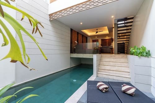 Villa Kayu Raja
