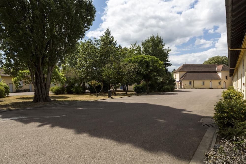 Hôtel & Résidence Avermes