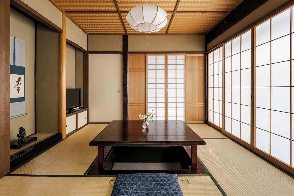 Gion Koyuan