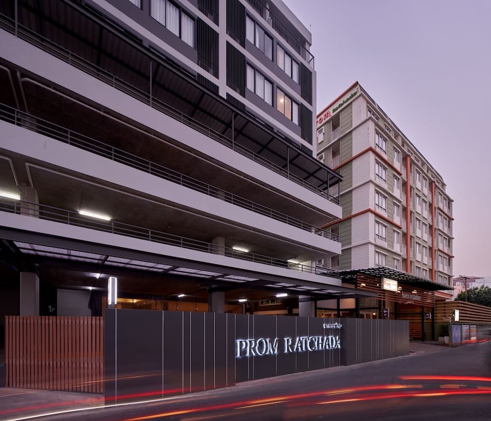 Prom Ratchada Hotel