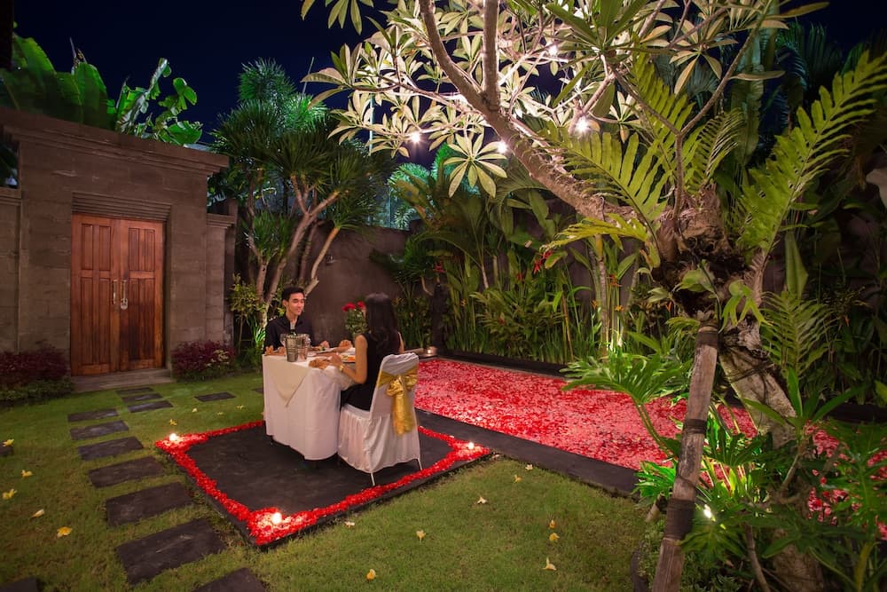 Çiftler için yemek servisi