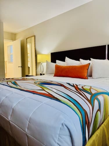 Surfsider Resort