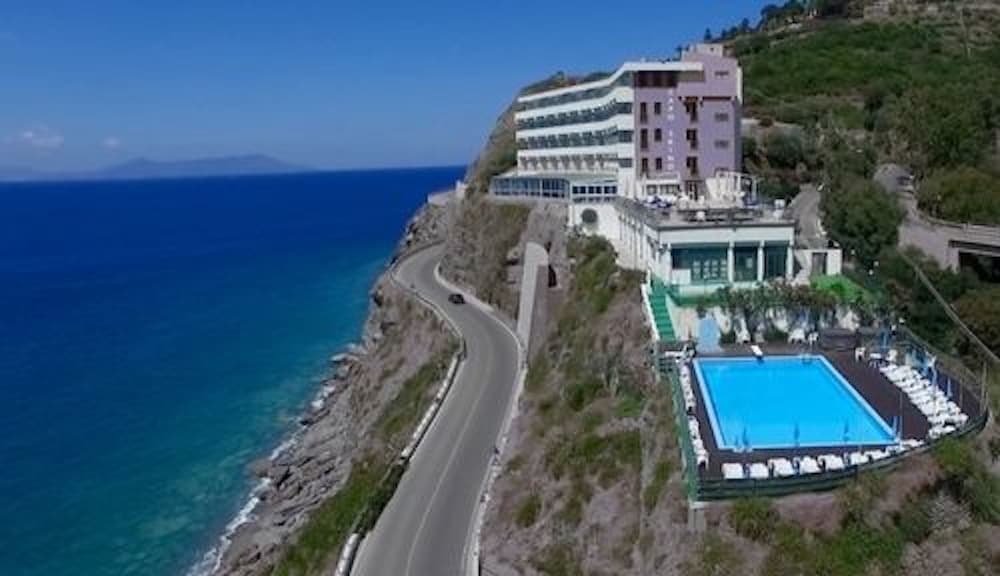 Caposkino Park Hotel