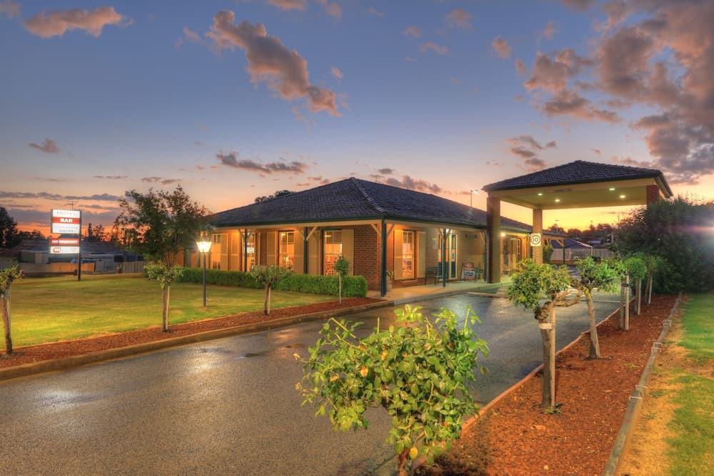 Bushmans Motor Inn