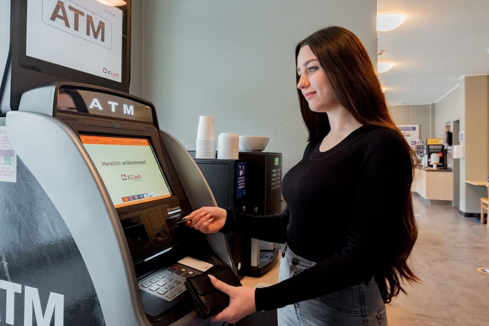 Otelde bankamatik/banka işlemleri