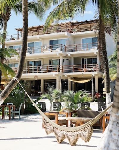 Noah Beach Hotel & Suites