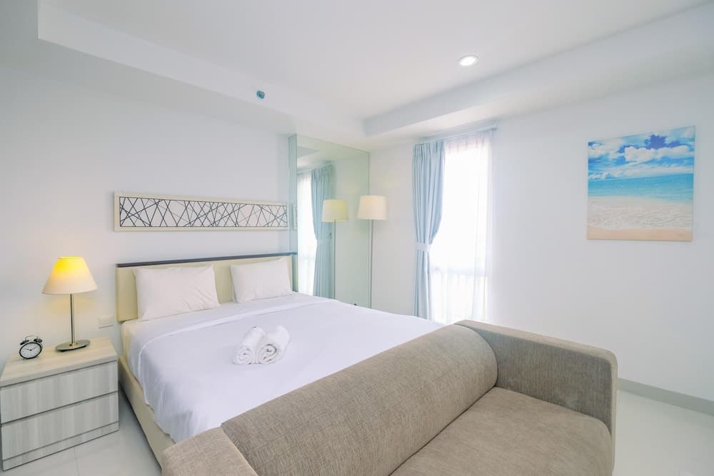 Stunning Studio Azalea Suites Apartment