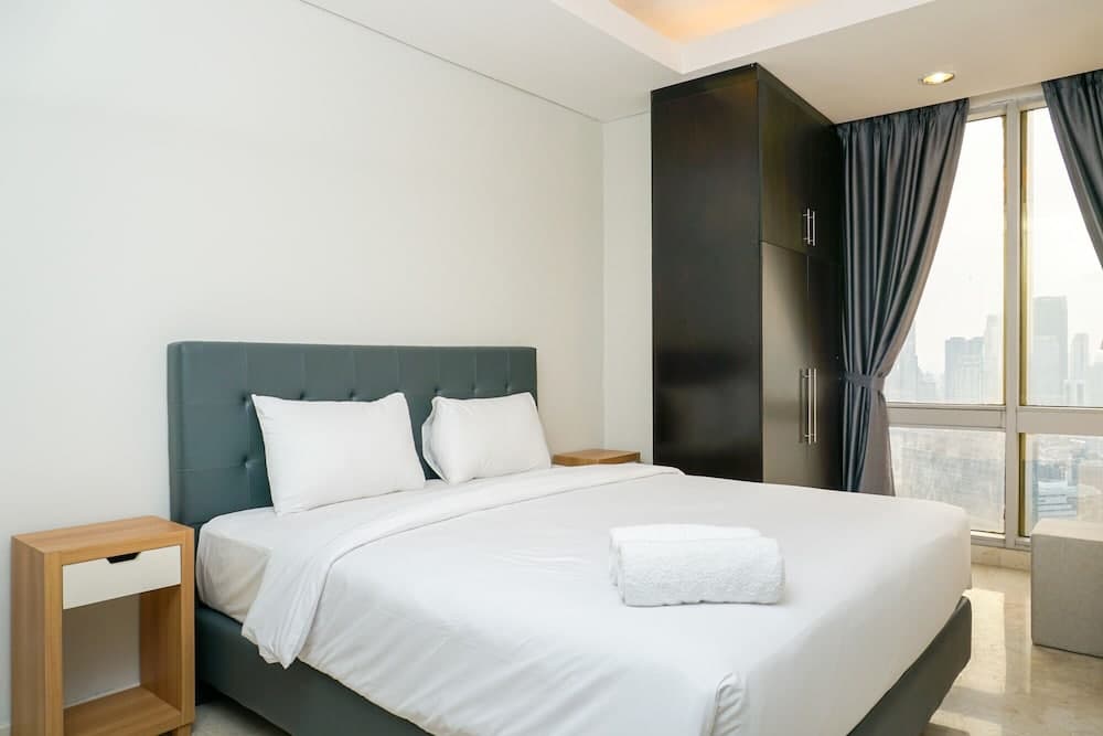 Stunning 2BR at The Empyreal Condominium Epicentrum Apartment