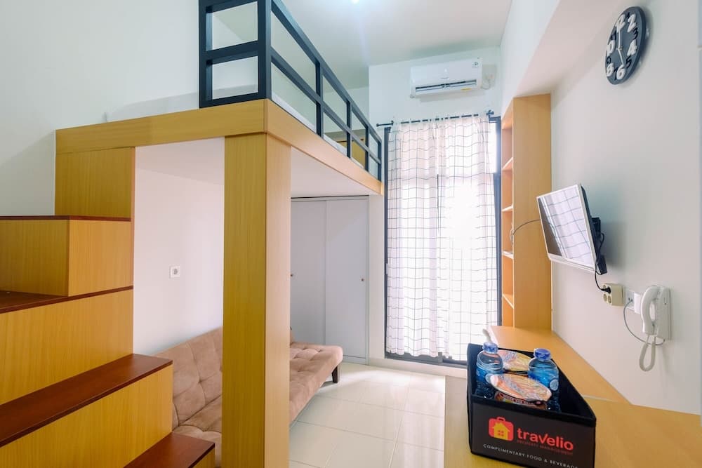 Minimalist and Comfortable Studio Dave Apartment