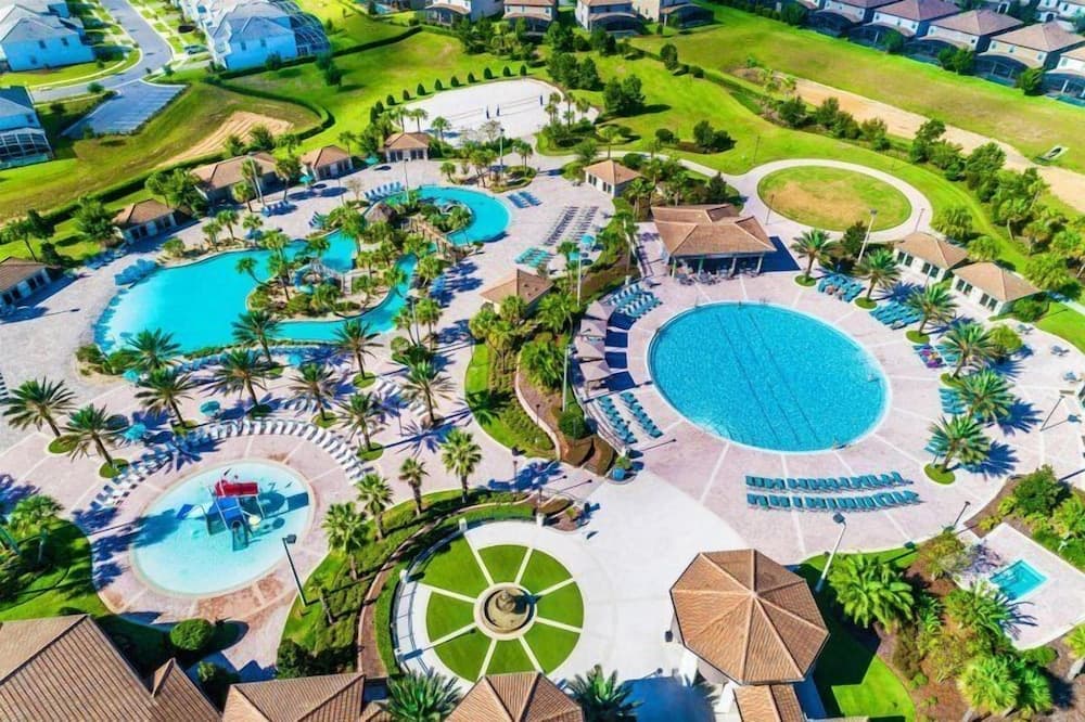 NEW BETHEL Orlando Villa With Pvt Pool Jacuzzi, Game Room and close to Disney