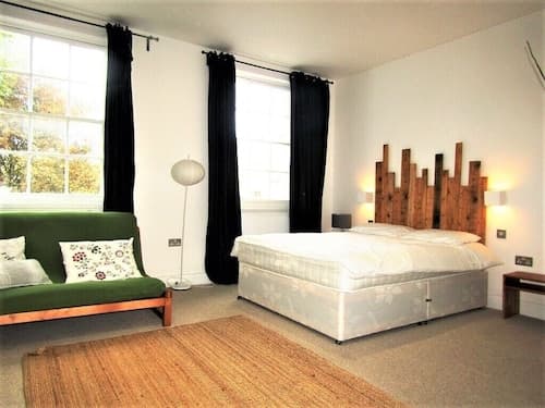 Large Private Double En-suite - 5