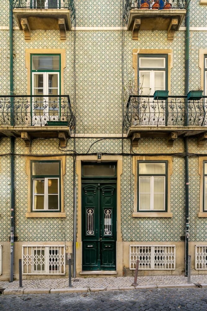 Prime Location Design Family Apartment