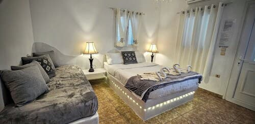 Room in Studio - Pleasure Studios1 Person 3
