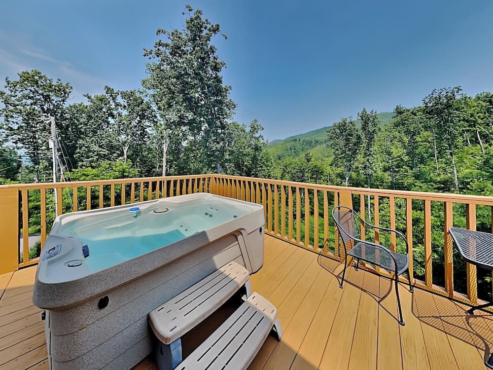 Lone Wolf Lodge by Jackson Mountain Rentals
