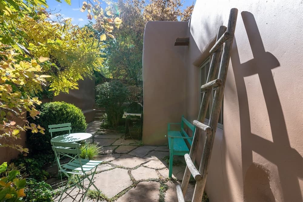 La Joya - Spacious and Historic Downtown Jewel