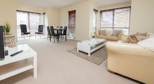 Open plan 2 Bedroom Apartment