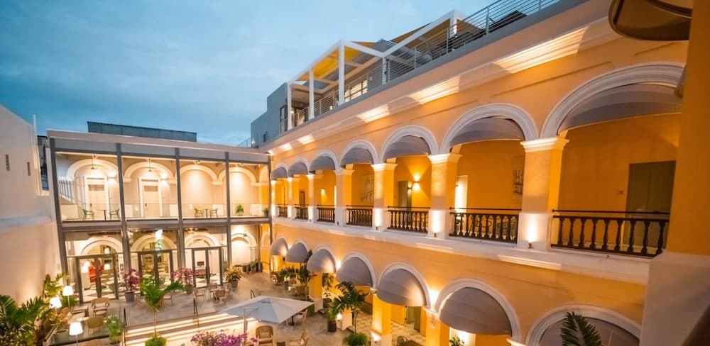 Palacio Provincial San Juan, Curio Collection by Hilton