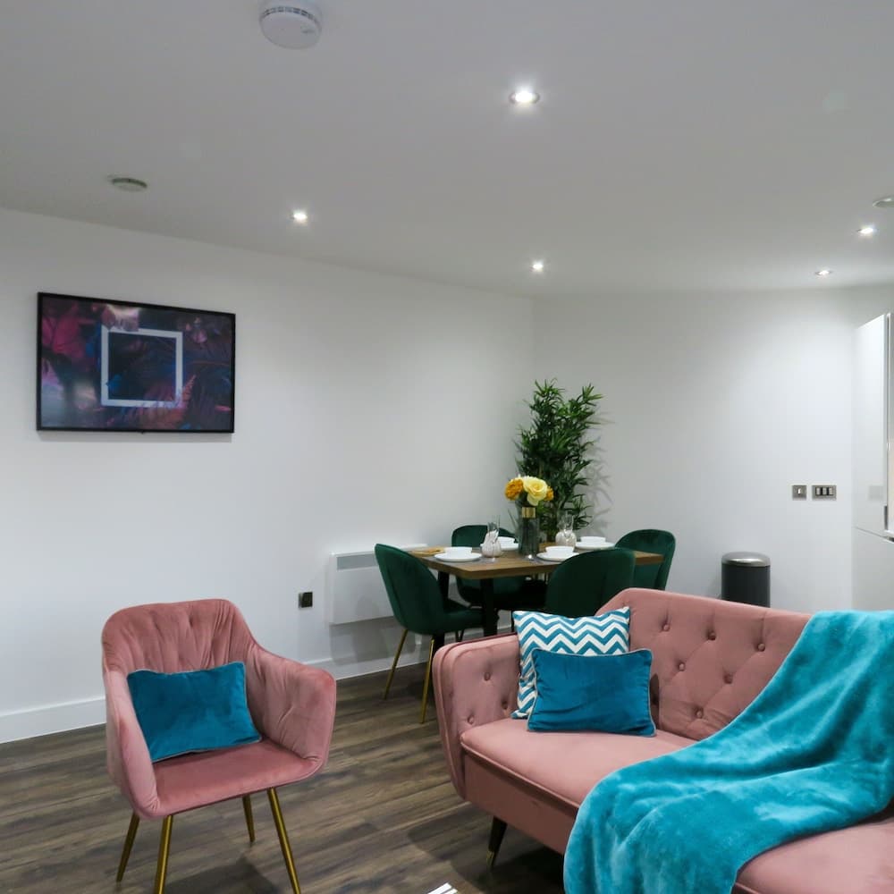 Tudors eSuites JQ Regency Kingsize