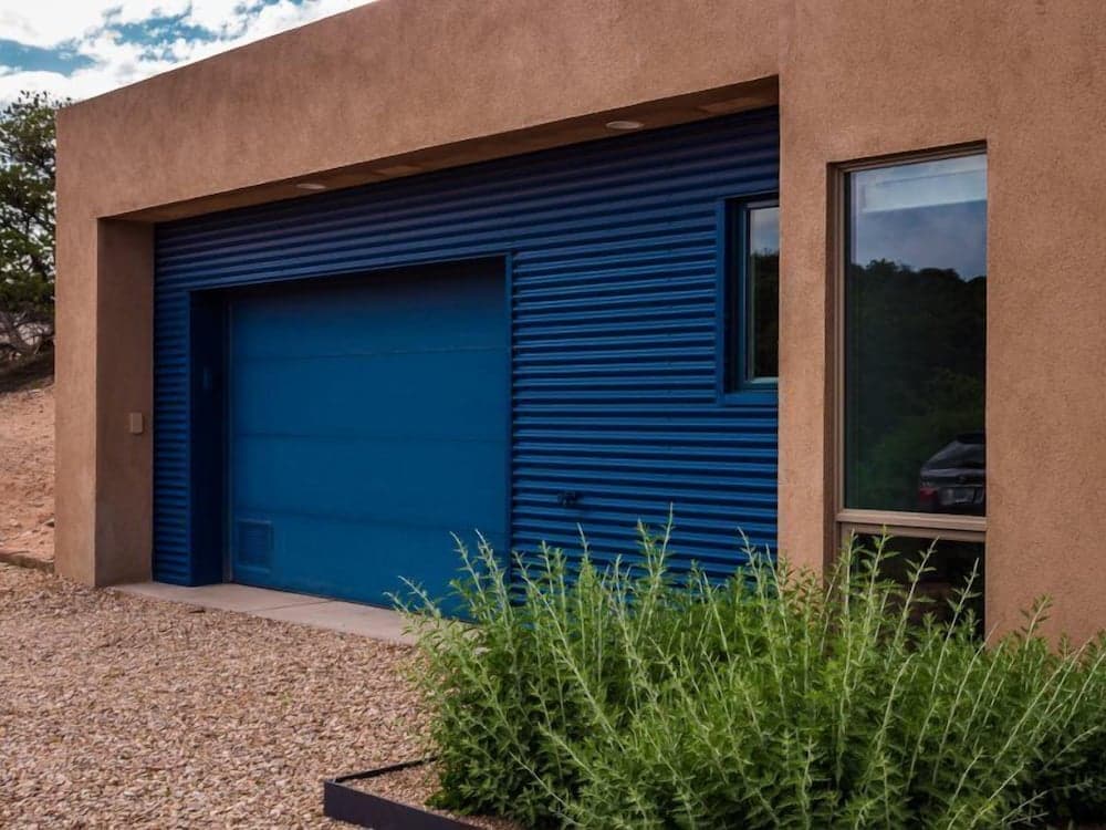 Butterfly House - Spectacular Modern Design and Mountain Views