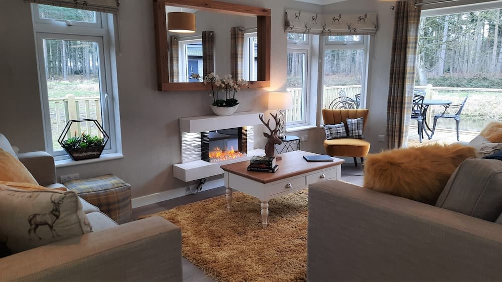 Hollicarrs - Stag Lodge