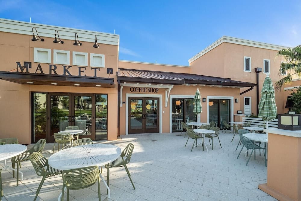 9002pct - Solara Resort