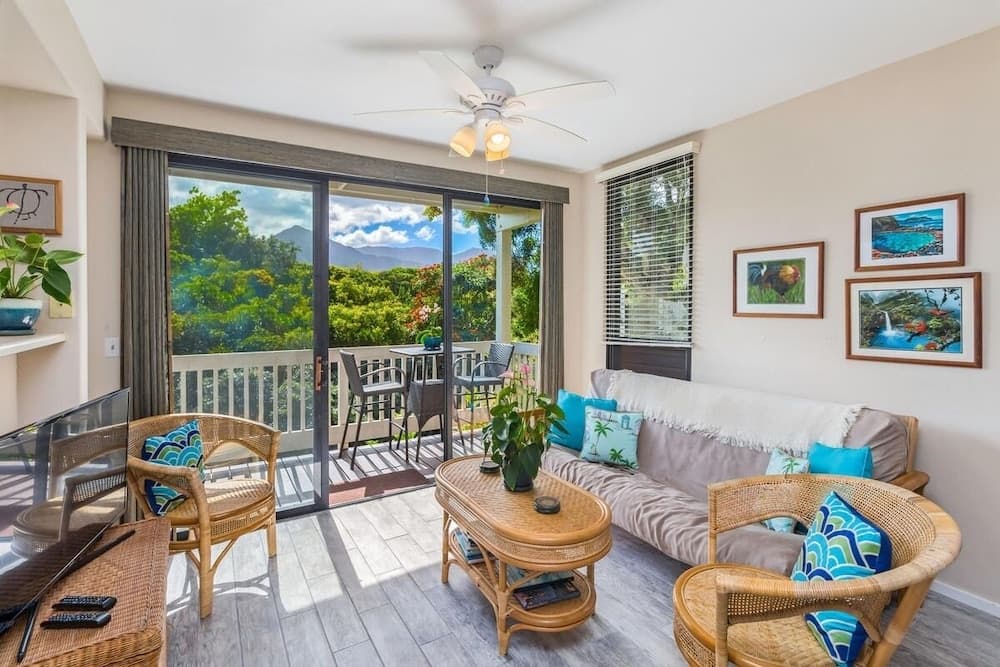 Hale Moi 112 A/b, Renovated, Views, Kitchen, Washer/dryer, Ac 2 Bedroom Condo by RedAwning