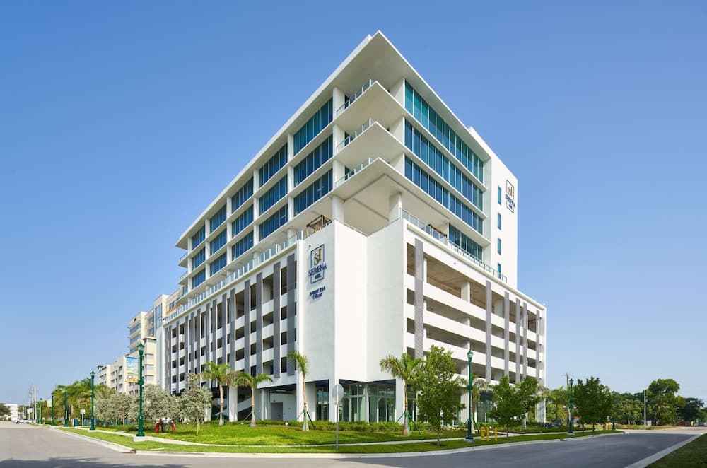 SERENA Hotel Aventura Miami, Tapestry Collection by Hilton