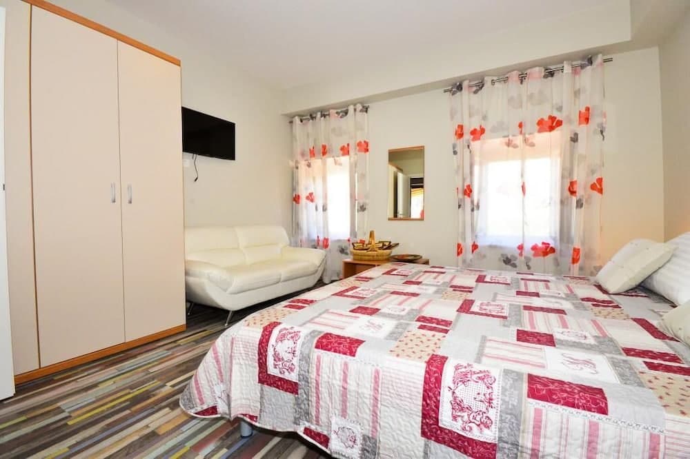 Holiday Home Belmondo