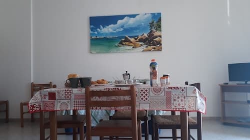Charming Holiday Home Near The Beach With A Terrace Parking Available, Pets
