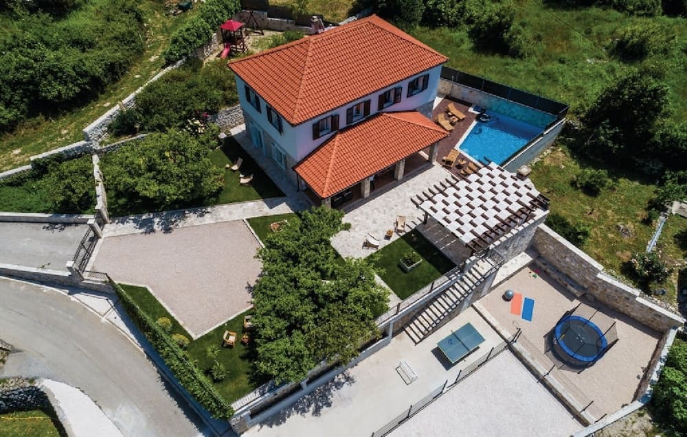 Villa Ucovic