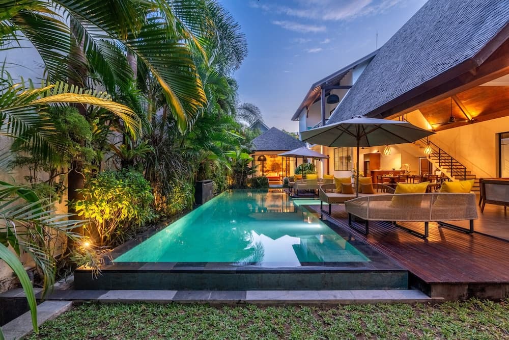 Contemporary Private Villa, 4 BR, Canggu With Staff
