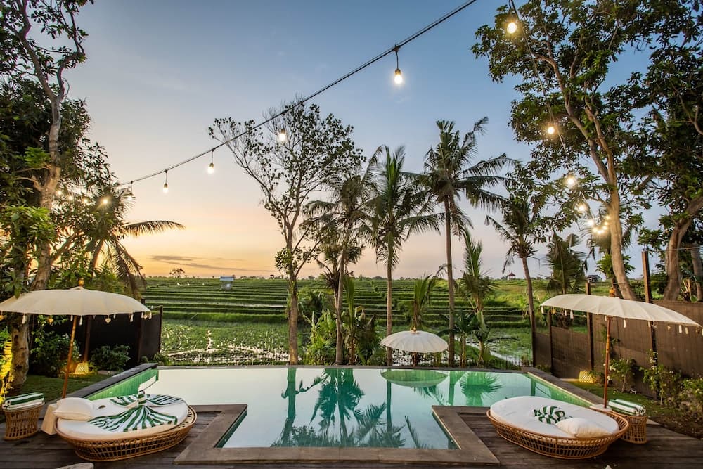 Breathtaking Private Villa, 6 BR, Canggu With Staff