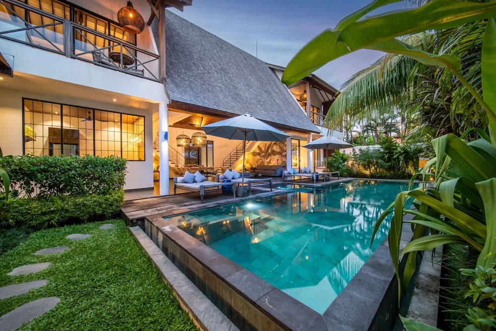 Exclusive Villas Complex, 8 BR, Canggu With Staff
