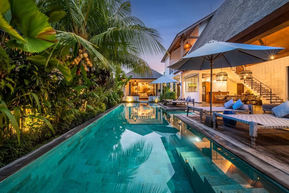 Splendid Private Villa, 4 BR, Canggu With Staff
